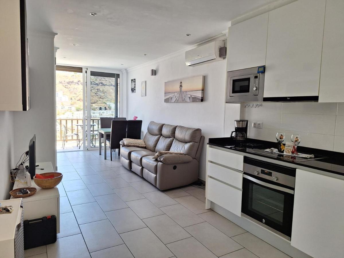 Solaris - Refurbished, Top Floor, Sea Views Puerto Rico  Dış mekan fotoğraf
