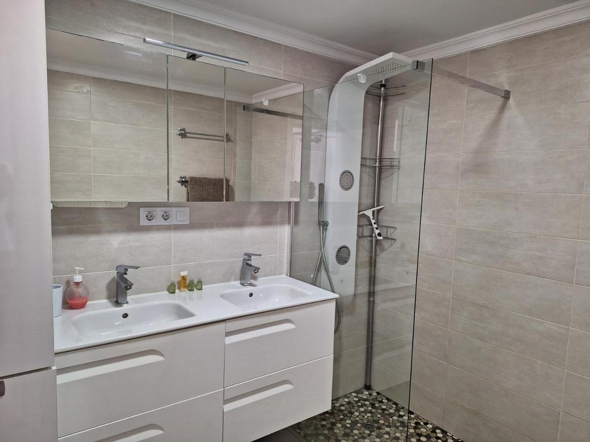 Solaris - Refurbished, Top Floor, Sea Views Puerto Rico  Dış mekan fotoğraf